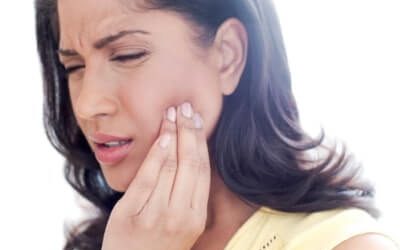 How to Identify a Dental Abscess With the Help of a Webster Dentist
